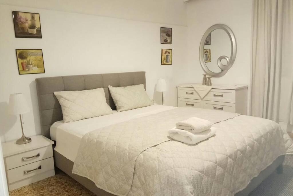 Central Town House 60M2**** Piraeus Buitenkant foto