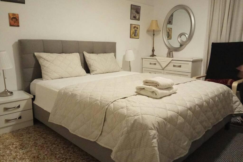 Central Town House 60M2**** Piraeus Buitenkant foto