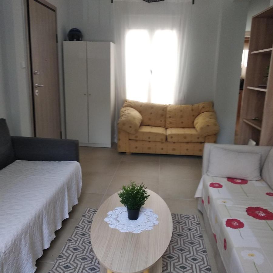 Central Town House 60M2**** Piraeus Buitenkant foto