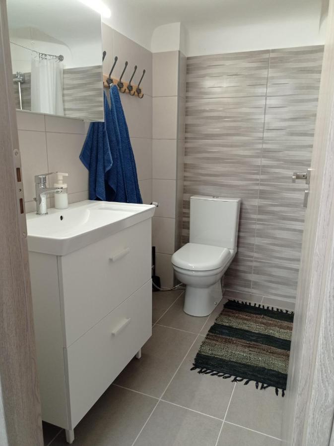 Central Town House 60M2**** Piraeus Buitenkant foto