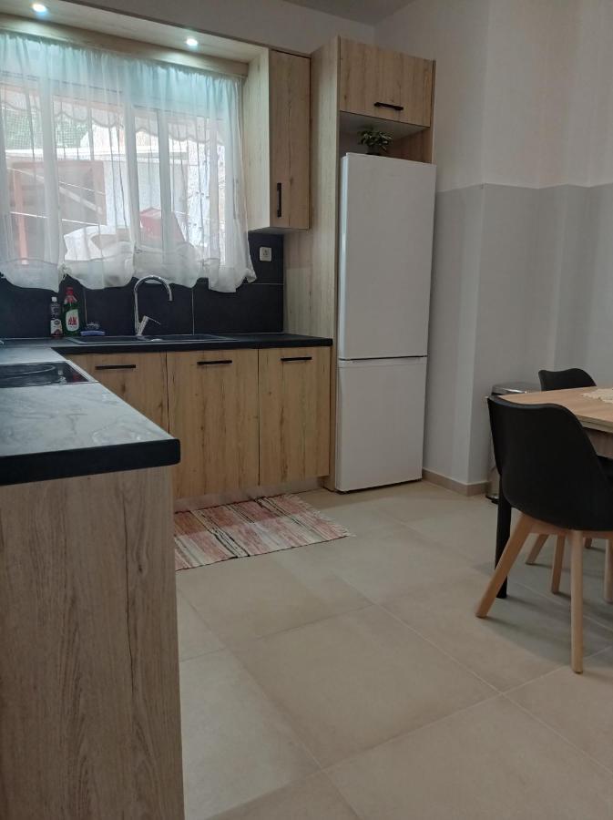 Central Town House 60M2**** Piraeus Buitenkant foto